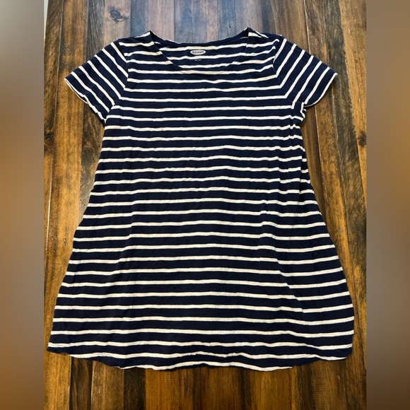 Old Navy Tops - Old Navy Women’s Navy &‎ White Striped 100% Cotton Maternity Tee Size M NWOT
